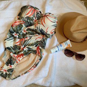 NWT Kona Sol One Piece High Coverage Suit M